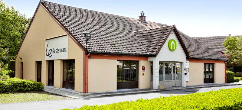 בית מלון כפרי Campanile Maubeuge