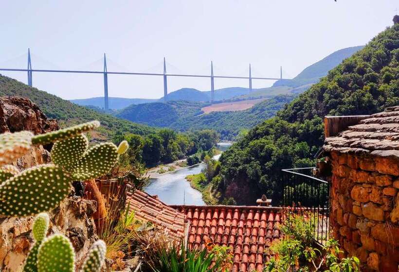 호텔 Campanile Millau