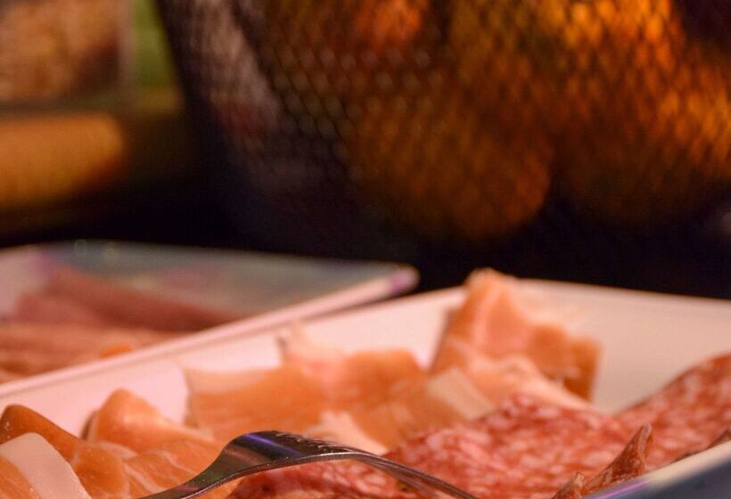 호텔 Campanile Millau