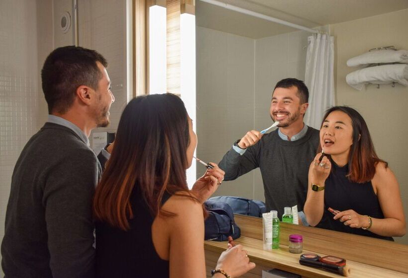 호텔 Campanile Millau