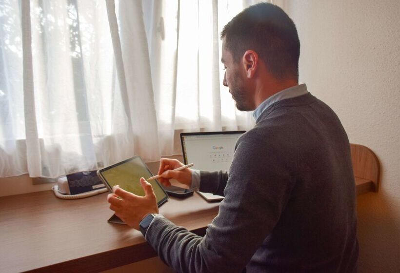 호텔 Campanile Millau