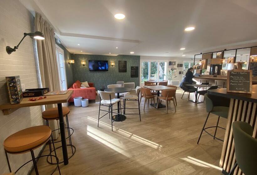 Отель Campanile Nantes ~ Rezé Aéroport