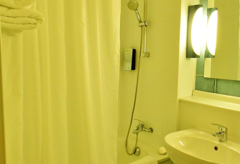 호텔 Campanile Nimes Centre  Mascarbonnel