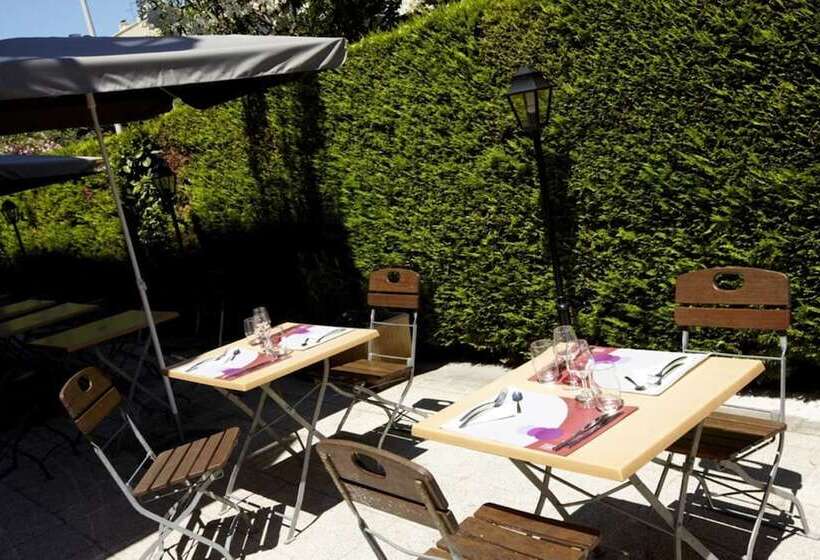 호텔 Campanile Nimes Centre  Mascarbonnel