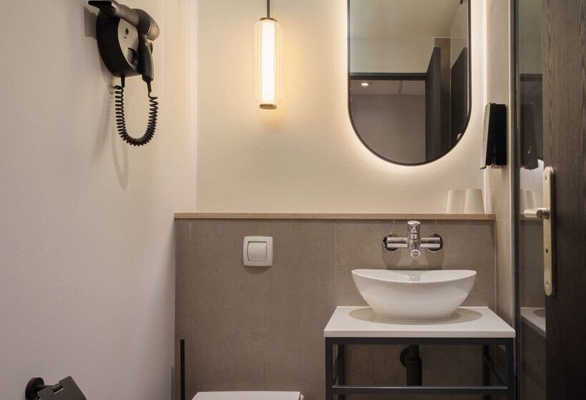 호텔 Campanile Nimes Centre  Mascarbonnel