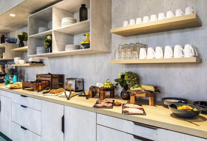 Отель Ibis Styles Paris Saint Denis Pleyel