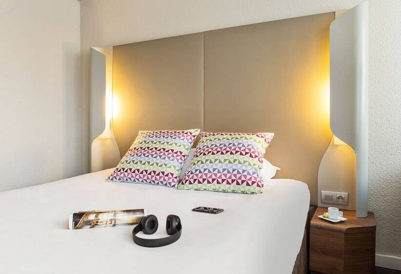 בית מלון כפרי Campanile Poitiers