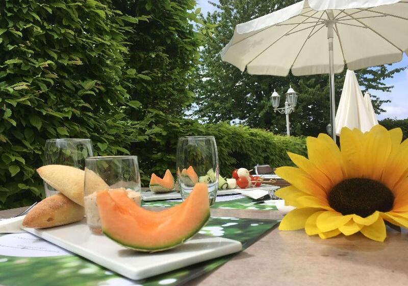 Отель Campanile Reims Est  Taissy