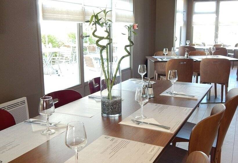 Отель Campanile Reims Est  Taissy