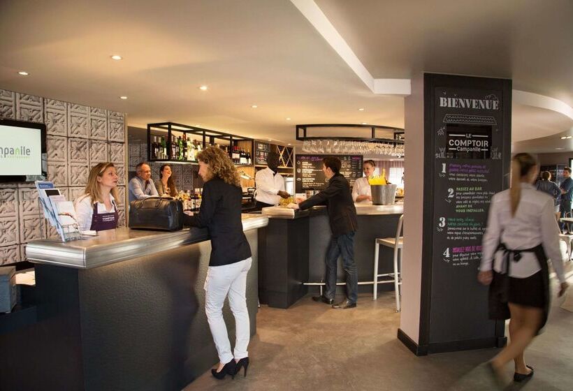 호텔 Campanile Saint Germain En Laye