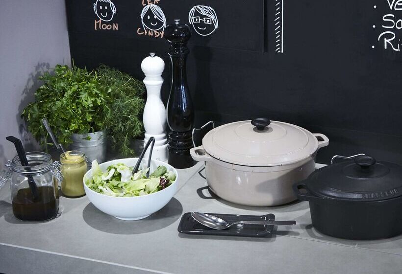 호텔 Campanile Saint Germain En Laye