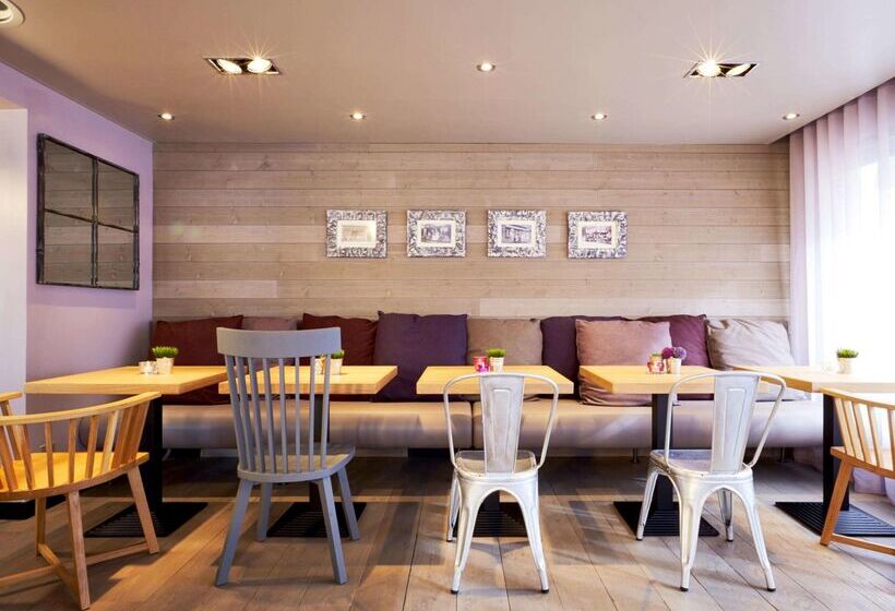 호텔 Campanile Saint Germain En Laye