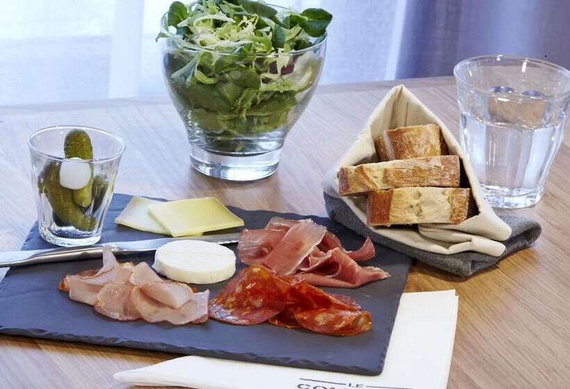 호텔 Campanile Saint Germain En Laye