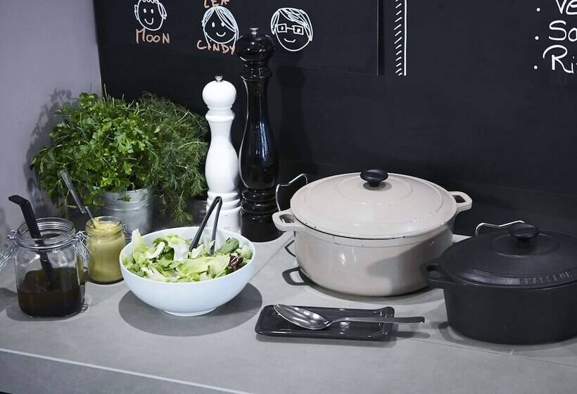 호텔 Campanile Saint Germain En Laye