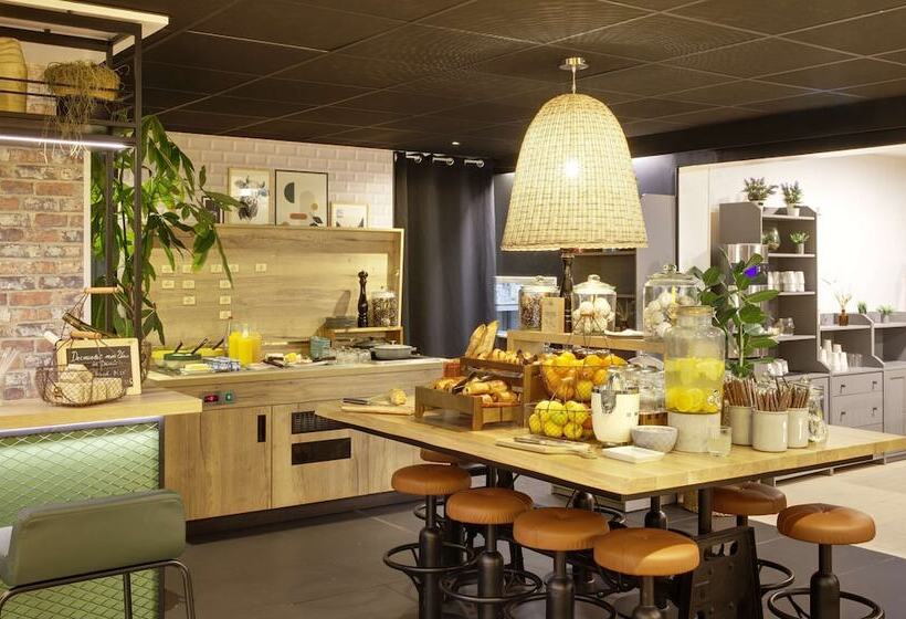 בית מלון כפרי Campanile Taverny