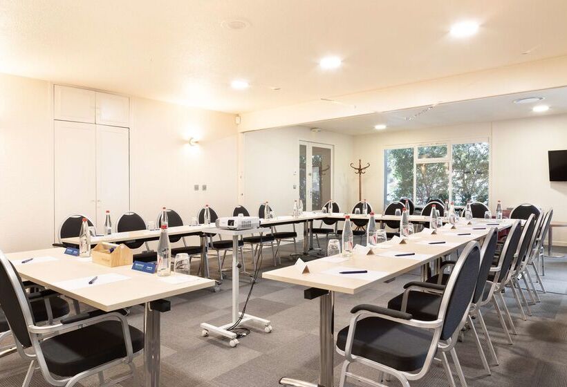 Отель Campanile Toulon  La Seyne Sur Mer  Sanary