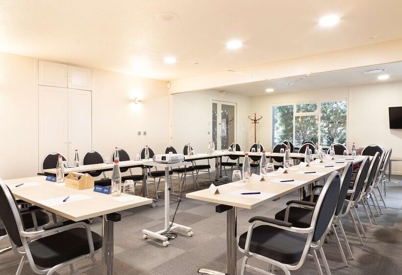 Отель Campanile Toulon  La Seyne Sur Mer  Sanary