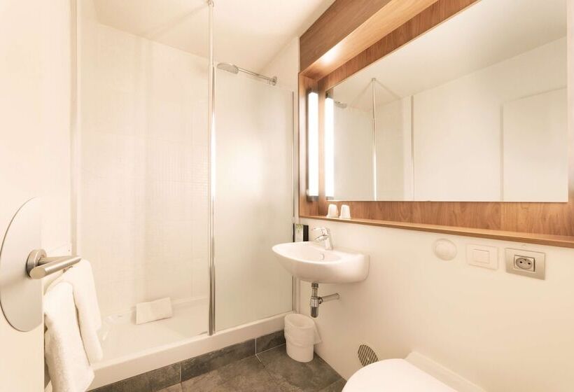 Отель Campanile Toulon  La Seyne Sur Mer  Sanary