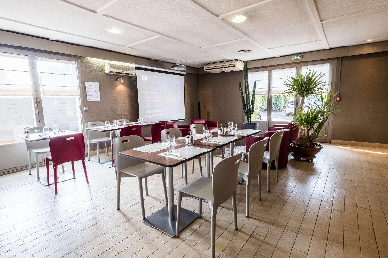 Отель Campanile Toulon  La Seyne Sur Mer  Sanary