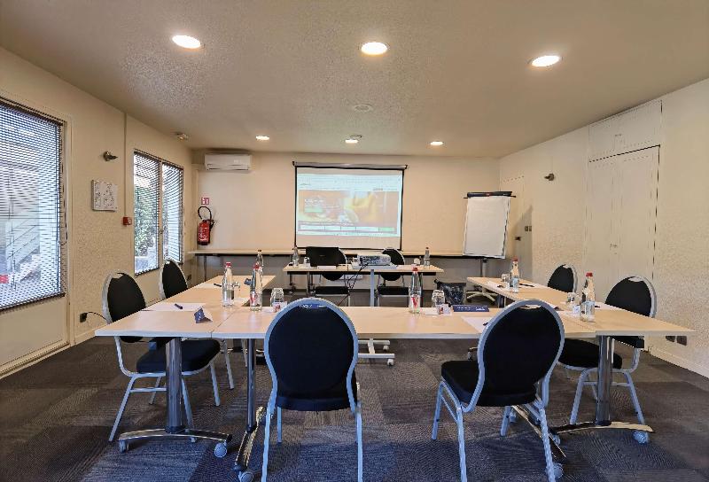 Отель Campanile Toulon  La Seyne Sur Mer  Sanary