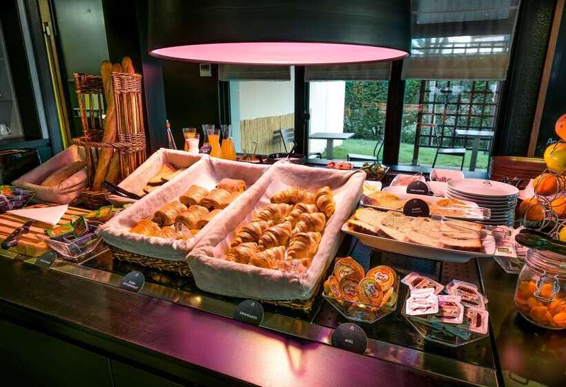 בית מלון כפרי Campanile Toulouse Sesquieres