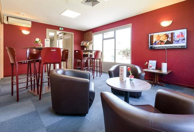 בית מלון כפרי Campanile Toulouse Sesquieres