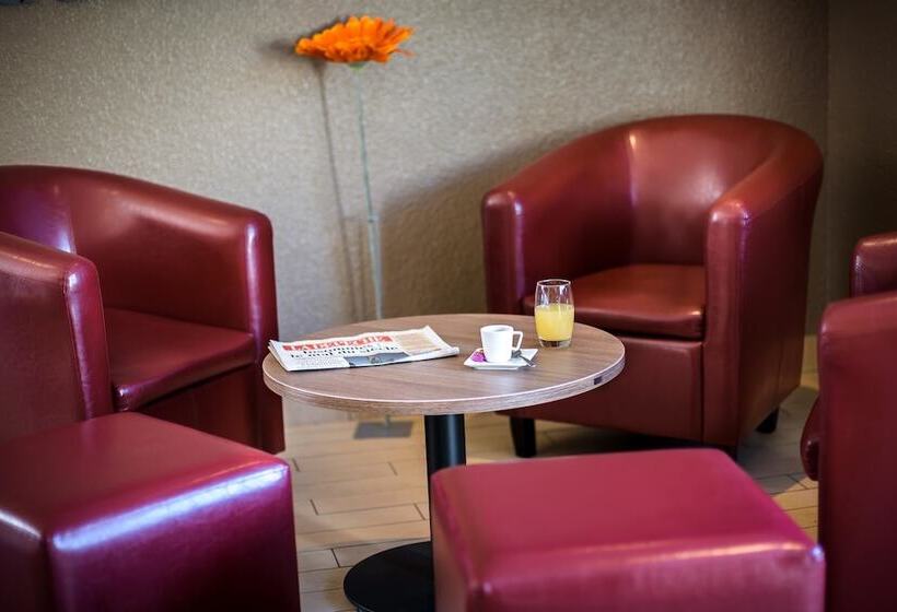 בית מלון כפרי Campanile Toulouse Sesquieres