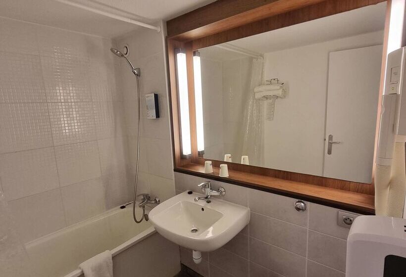 בית מלון כפרי Campanile Villeneuve Sur Lot