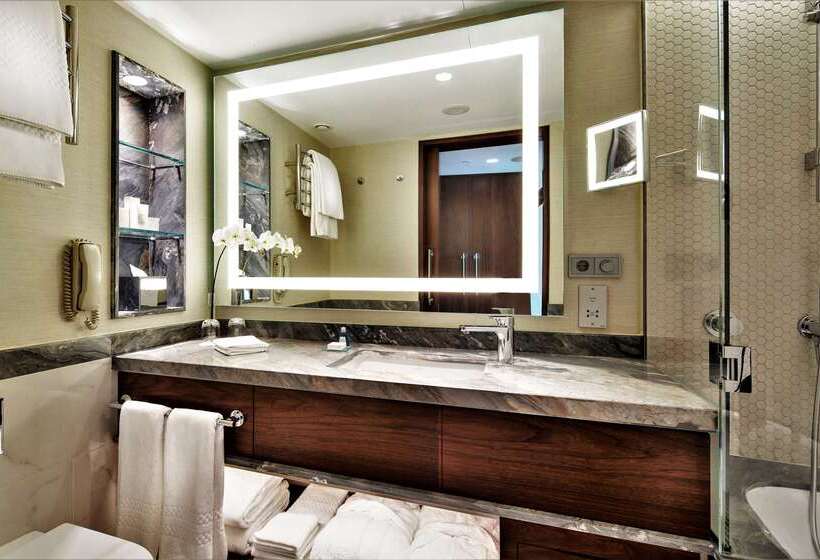 Hotel Conrad Istanbul Bosphorus