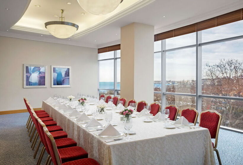 Hotel Conrad Istanbul Bosphorus