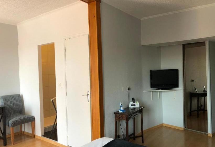 Отель Hôtel Les Diligences