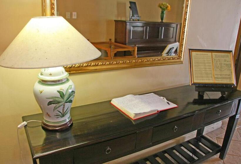 בית מלון כפרי Eight Bells Mountain Inn