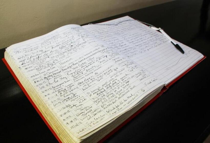 בית מלון כפרי Eight Bells Mountain Inn