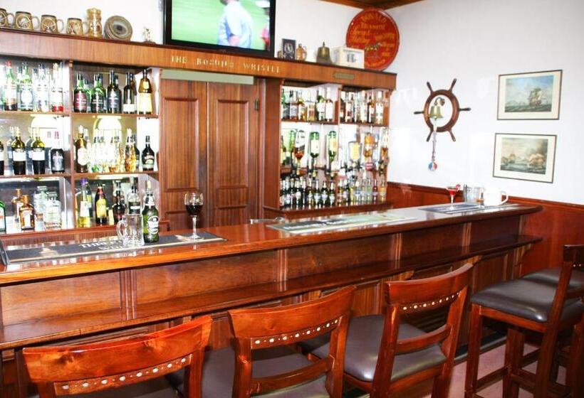 בית מלון כפרי Eight Bells Mountain Inn