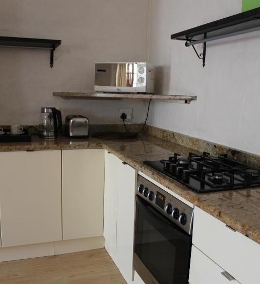 ホテル Fernando S Guest House