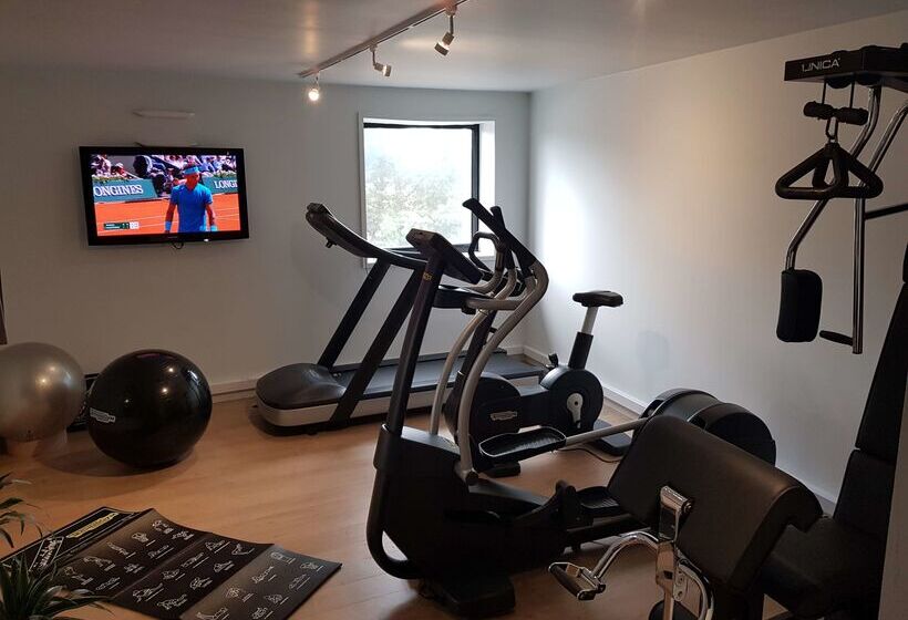 בית מלון כפרי Golden Tulip Aix En Provence