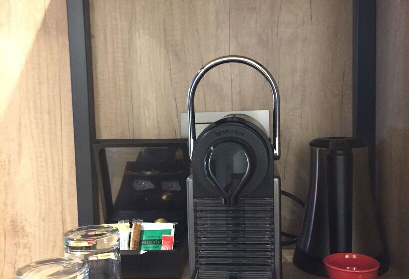 בית מלון כפרי Golden Tulip Aix En Provence