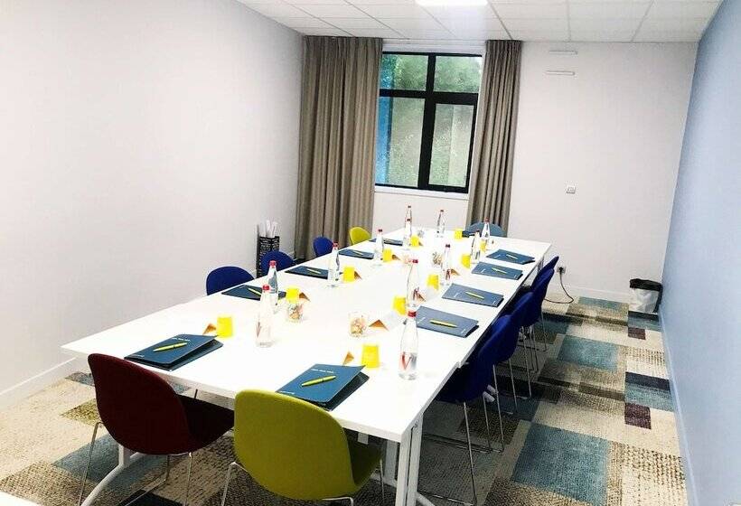 בית מלון כפרי Golden Tulip Aix En Provence