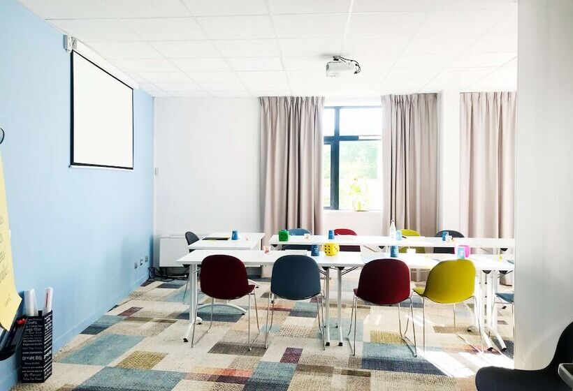 בית מלון כפרי Golden Tulip Aix En Provence