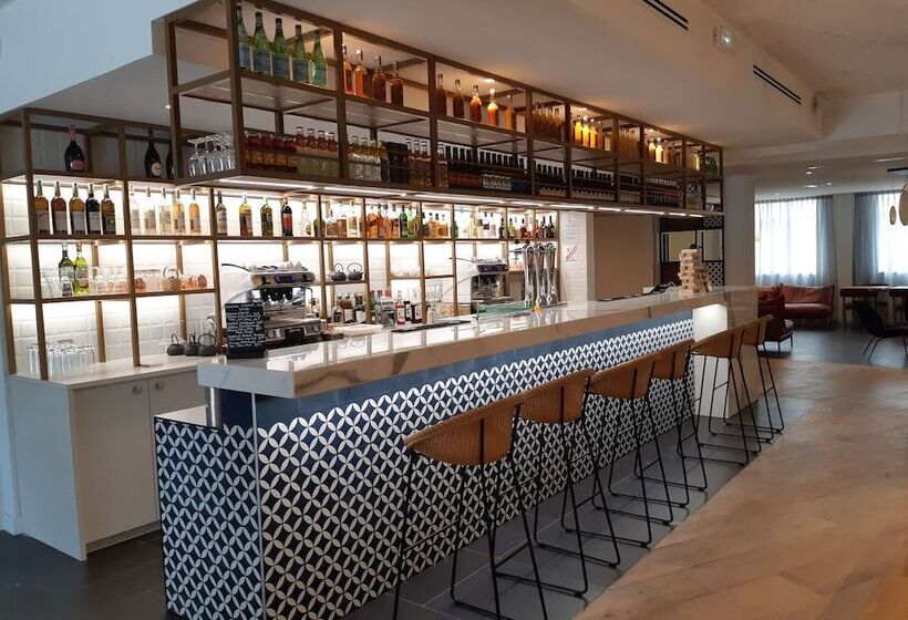 בית מלון כפרי Golden Tulip Aix En Provence