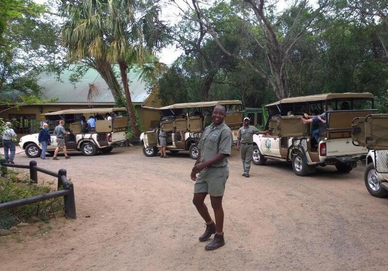 בית מלון כפרי Gooderson Bushlands Game Lodge