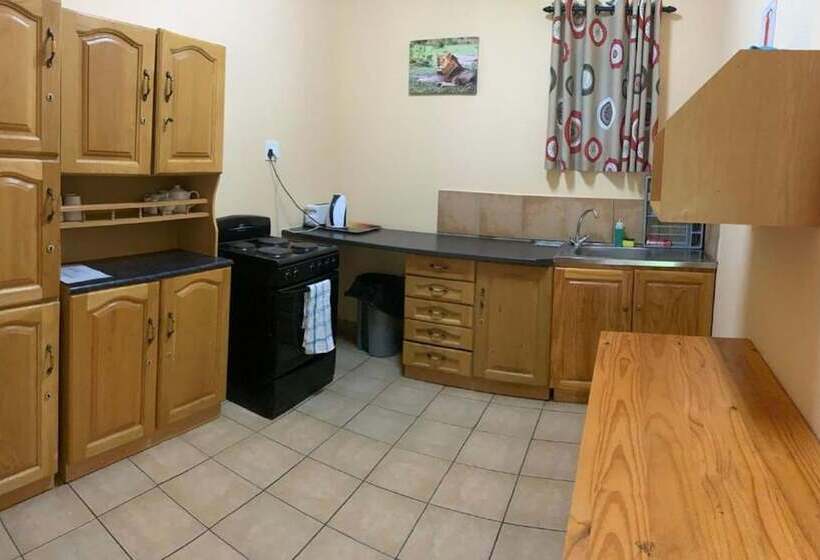 בית מלון כפרי Gooderson Bushlands Game Lodge