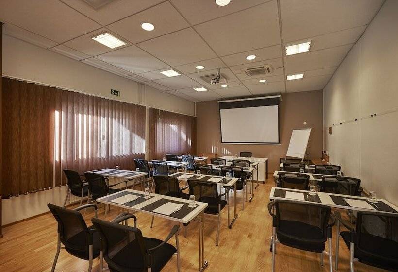 ホテル Holiday Inn Helsinki Vantaa Airport, An Ihg