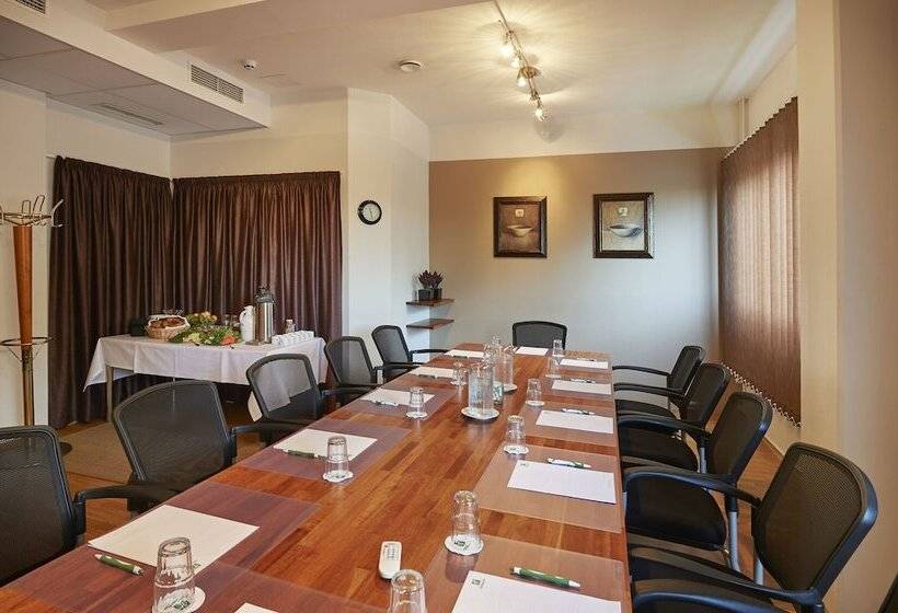 ホテル Holiday Inn Helsinki Vantaa Airport, An Ihg