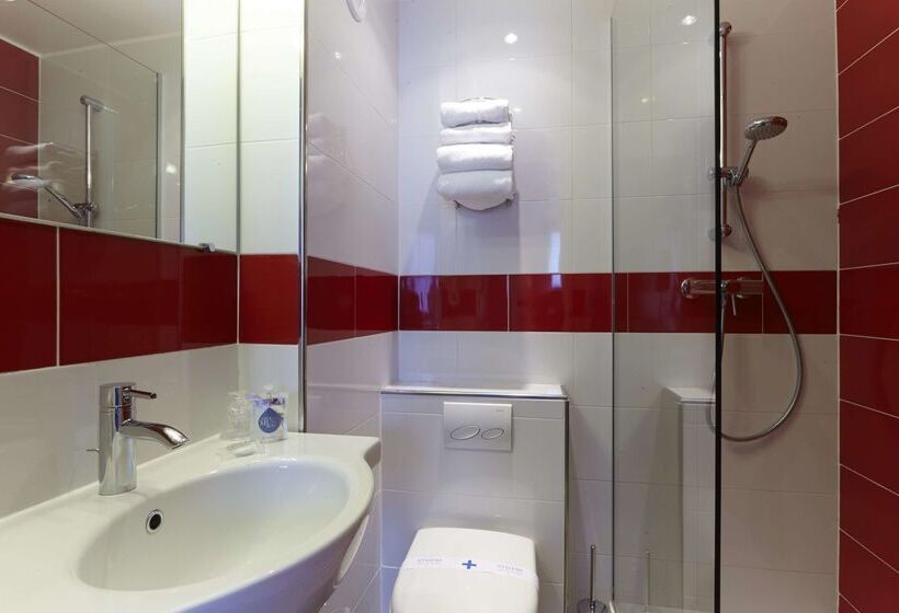 ホテル Kyriad Paris 10   Canal Saint Martin   République