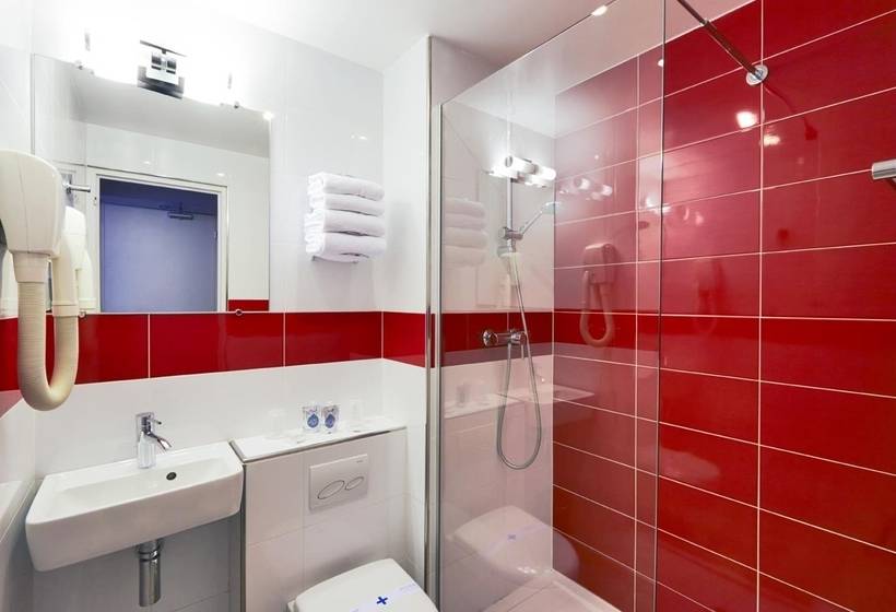 ホテル Kyriad Paris 10   Canal Saint Martin   République