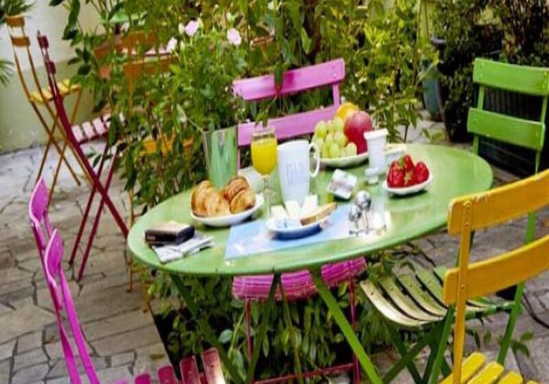 ホテル Kyriad Paris 10   Canal Saint Martin   République