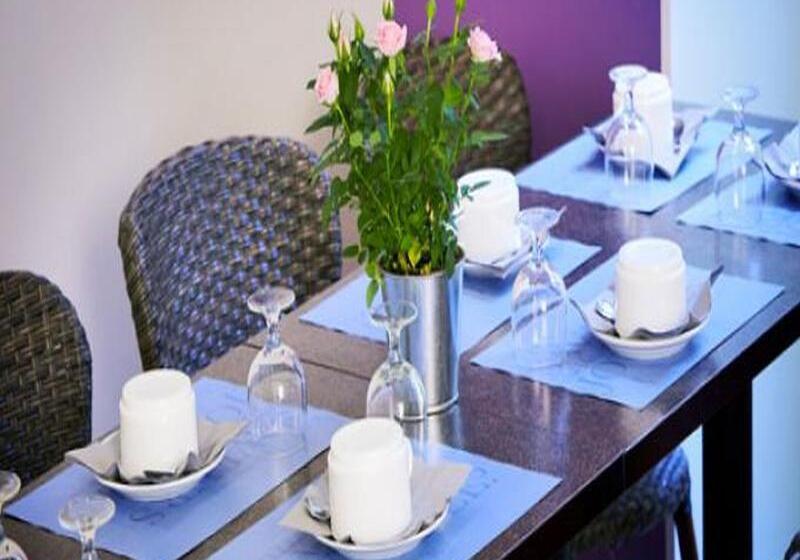 ホテル Kyriad Paris 10   Canal Saint Martin   République