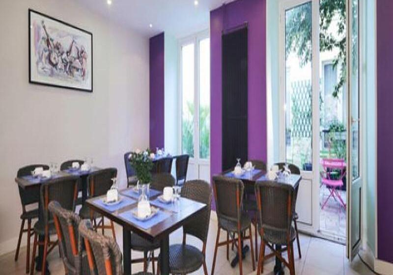 ホテル Kyriad Paris 10   Canal Saint Martin   République