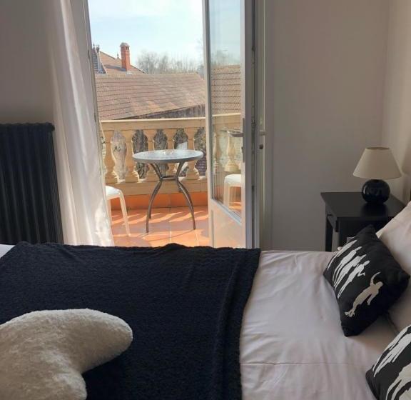 Отель Hôtel Les Diligences